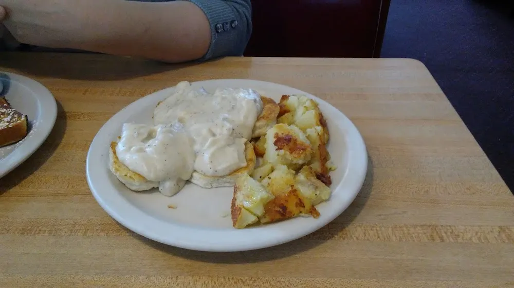 Sausage Gravy and Biscuts